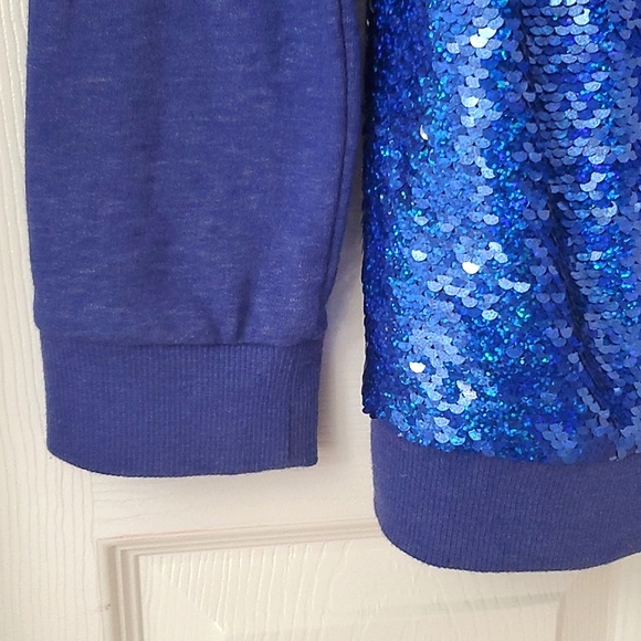 Cat & Jack Blue Sequins Front Long Sleeve Sweatshirt Girls Size XL (14/16) - Picture 6 of 7